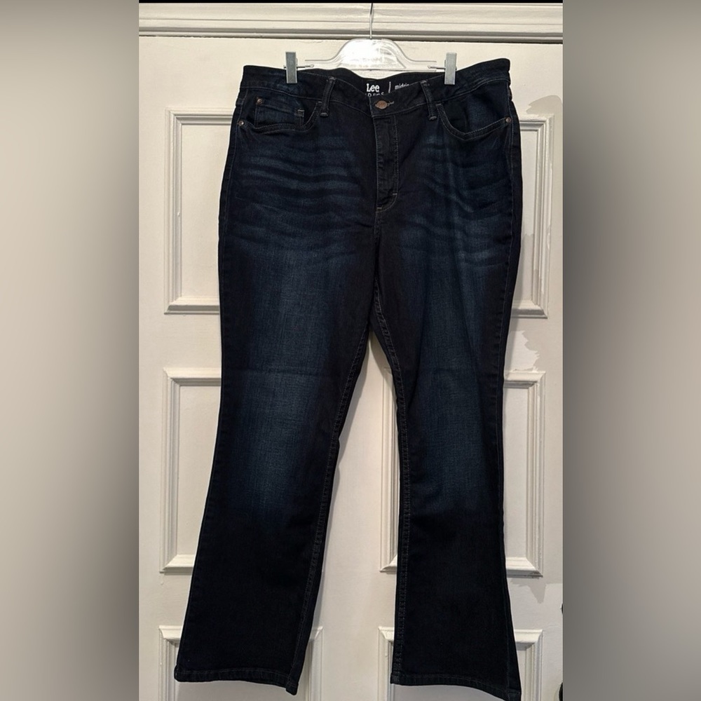 Lee Riders Midrise Bootcut blue jeans. Size 18P.